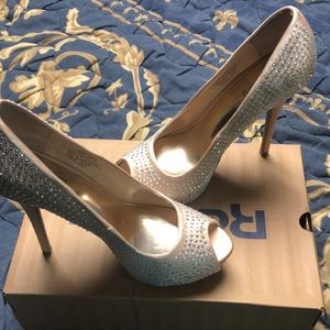 Jennifer López collection heels